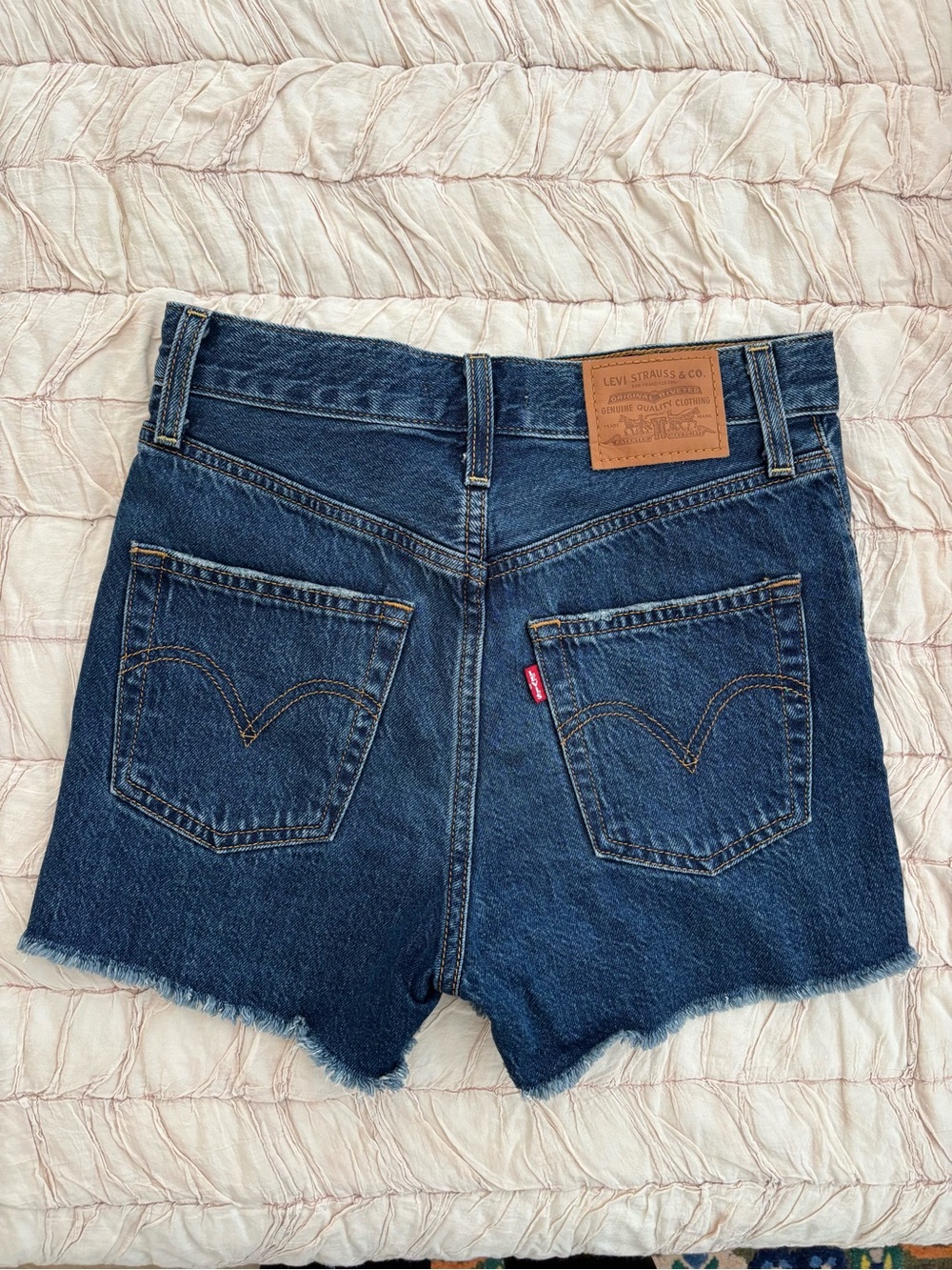 Levi’s Ribcage Distressed Shorts - Picture 3 of 5